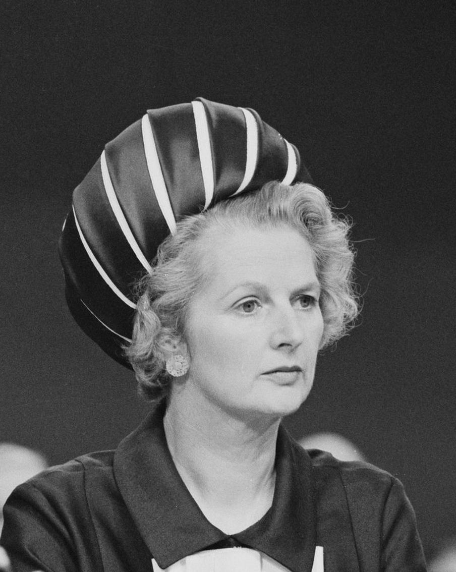 Лиз Трасс стала третьей женщиной-премьером в Британии. А каким был путь к власти Маргарет Тэтчер и Терезы Мэй?