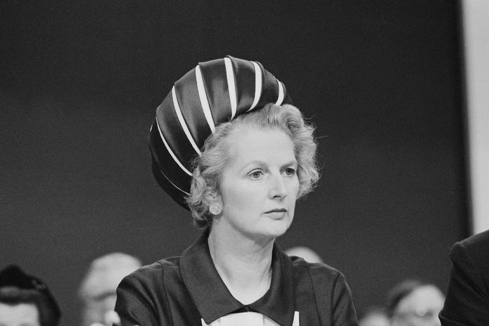 Лиз Трасс стала третьей женщиной-премьером в Британии. А каким был путь к власти Маргарет Тэтчер и Терезы Мэй?