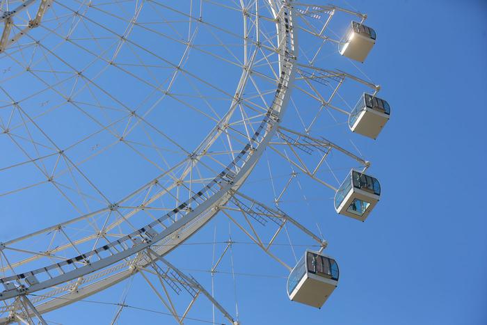 На ВДНХ открылось колесо обозрения "Солнце Москвы". Одним из первых его оценила репортёр Metro