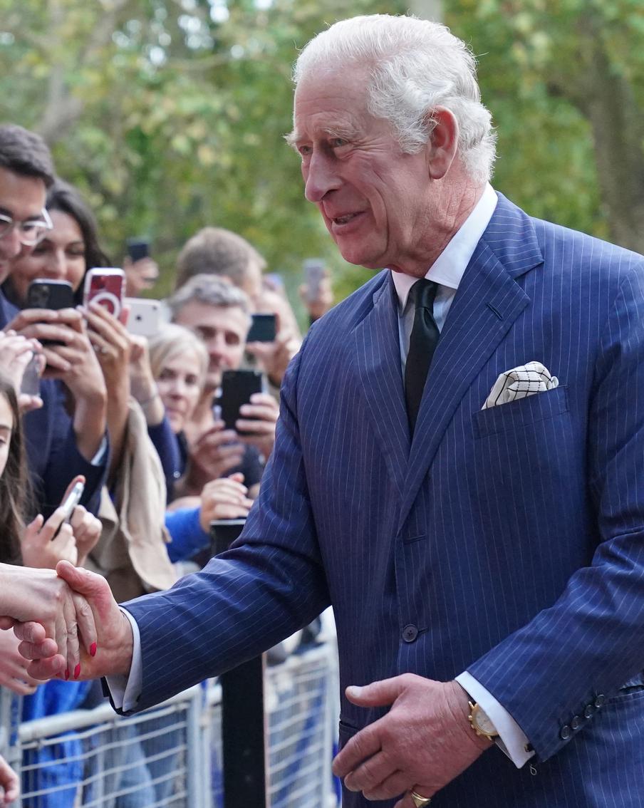 Не Чарльз, а Карл: эксперт объяснил, менял ли новый король Великобритании своё имя