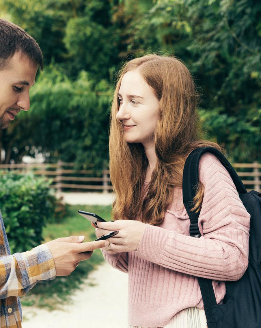 Что можно сказать о мужчине, который слишком навязчиво ведёт себя при знакомстве