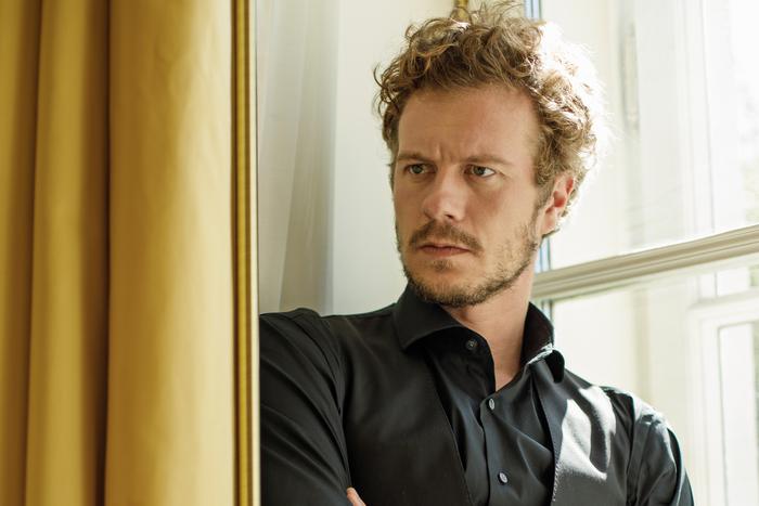 Тихон Жизневский любит макароны по-флотски и расслабляться, слушая Фредди Меркьюри