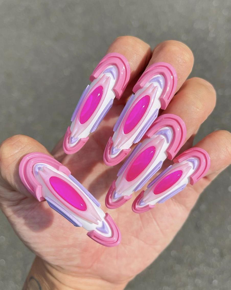 Работа Томое Накагава.