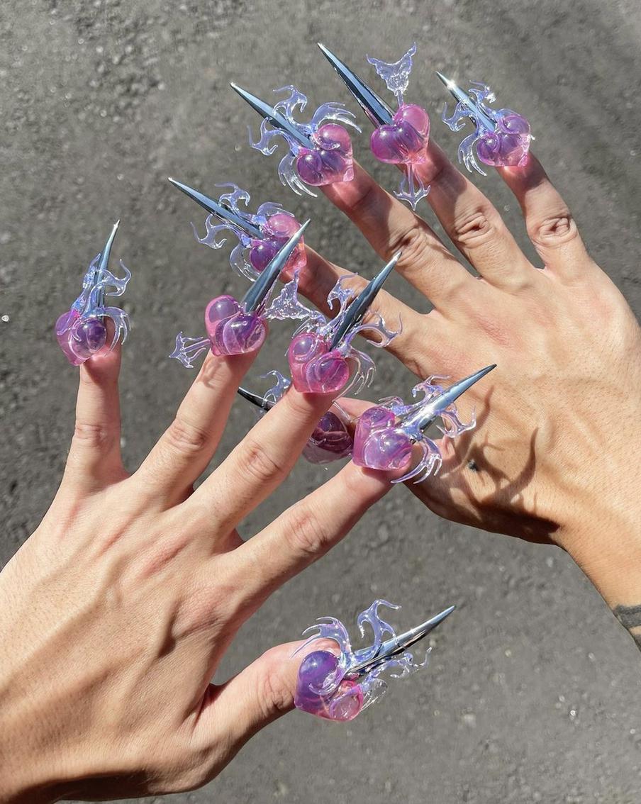 Работа Томое Накагава.