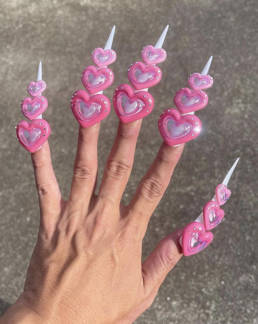 Работа Томое Накагава.