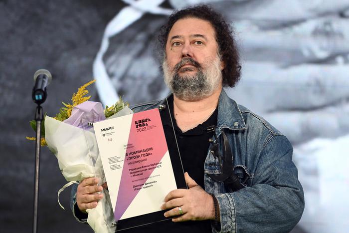 Лучшей современной русской прозой назвали роман про будущее с умными пулемётами-палачами