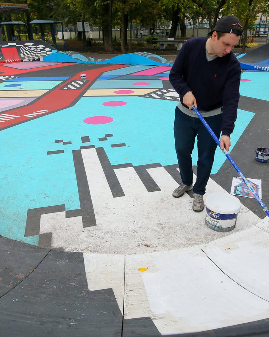 В Москве проходит фестиваль "Здесь и сейчас". Поговорили с одним из участников о современном искусстве