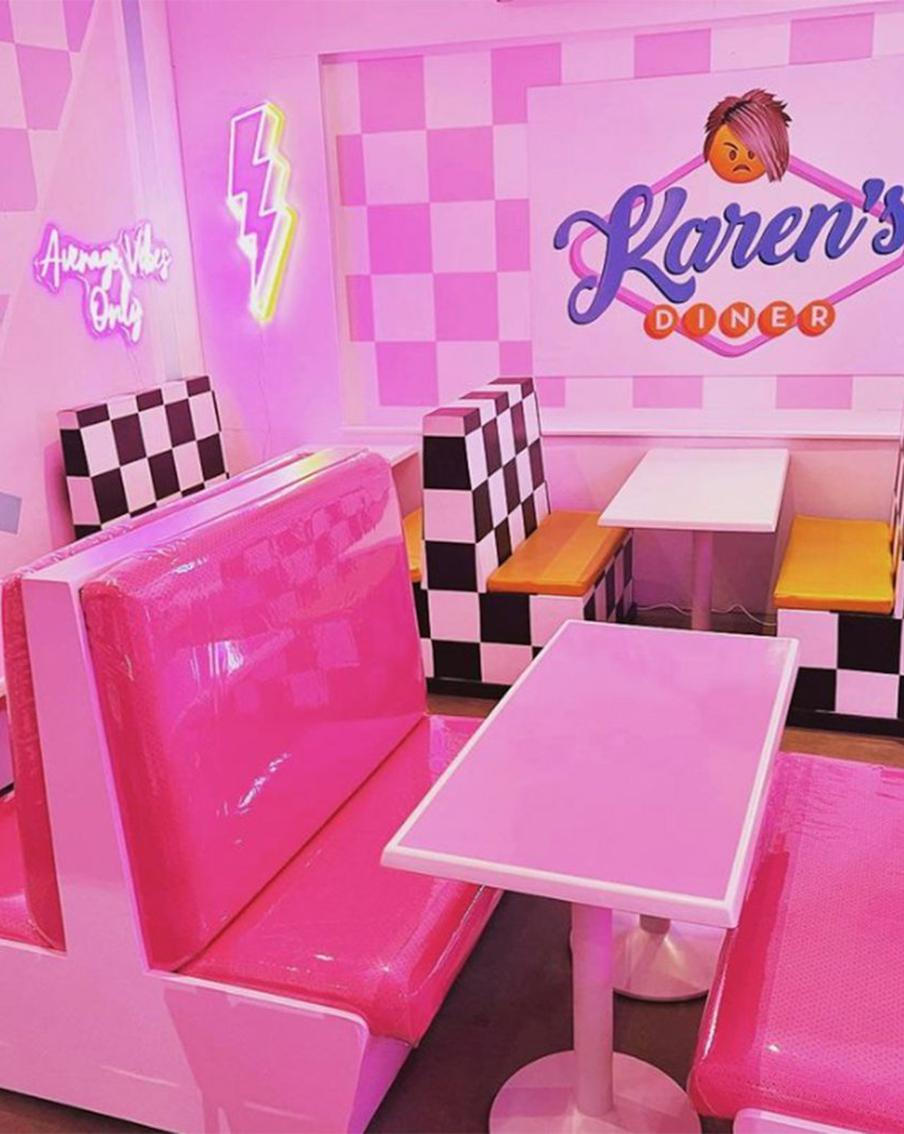 Здесь в моде хамство и обзывательства: Metro поговорило с основателем ресторана, где посетителям сознательно грубят