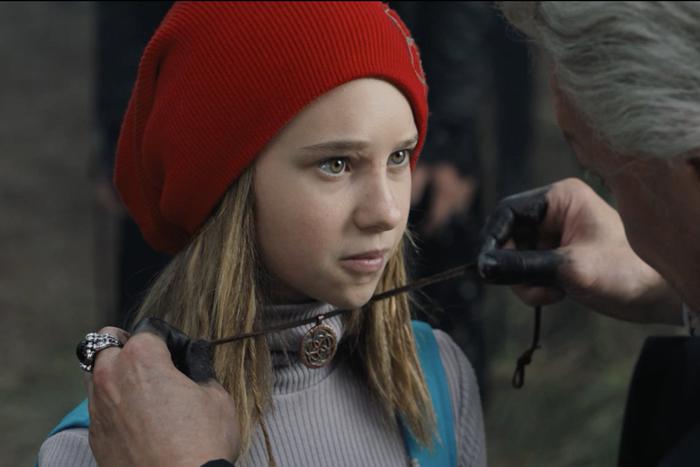 "Би-2" на пирушке волков и Красная Шапочка в современной России. Какой получилась новая версия старой сказки