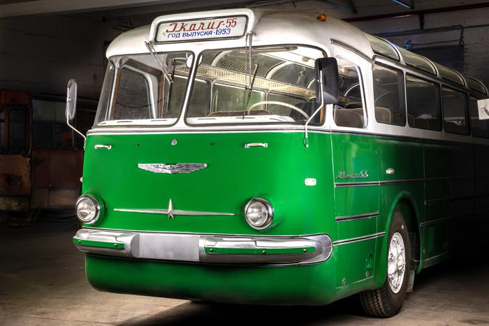 Реставрация редкой модели "Икаруса". Легендарная "ракета" или "пылесос" стал зелёным