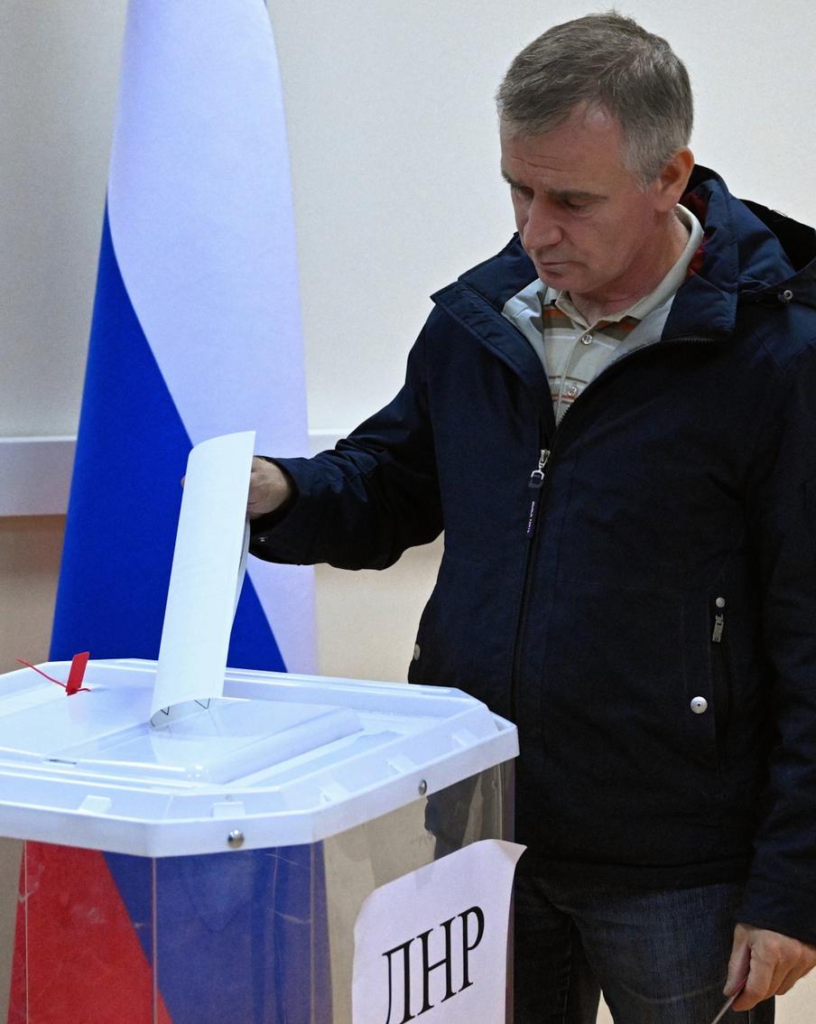 Иностранные наблюдатели: Референдумы о вхождении в РФ новых областей проходят без нарушений