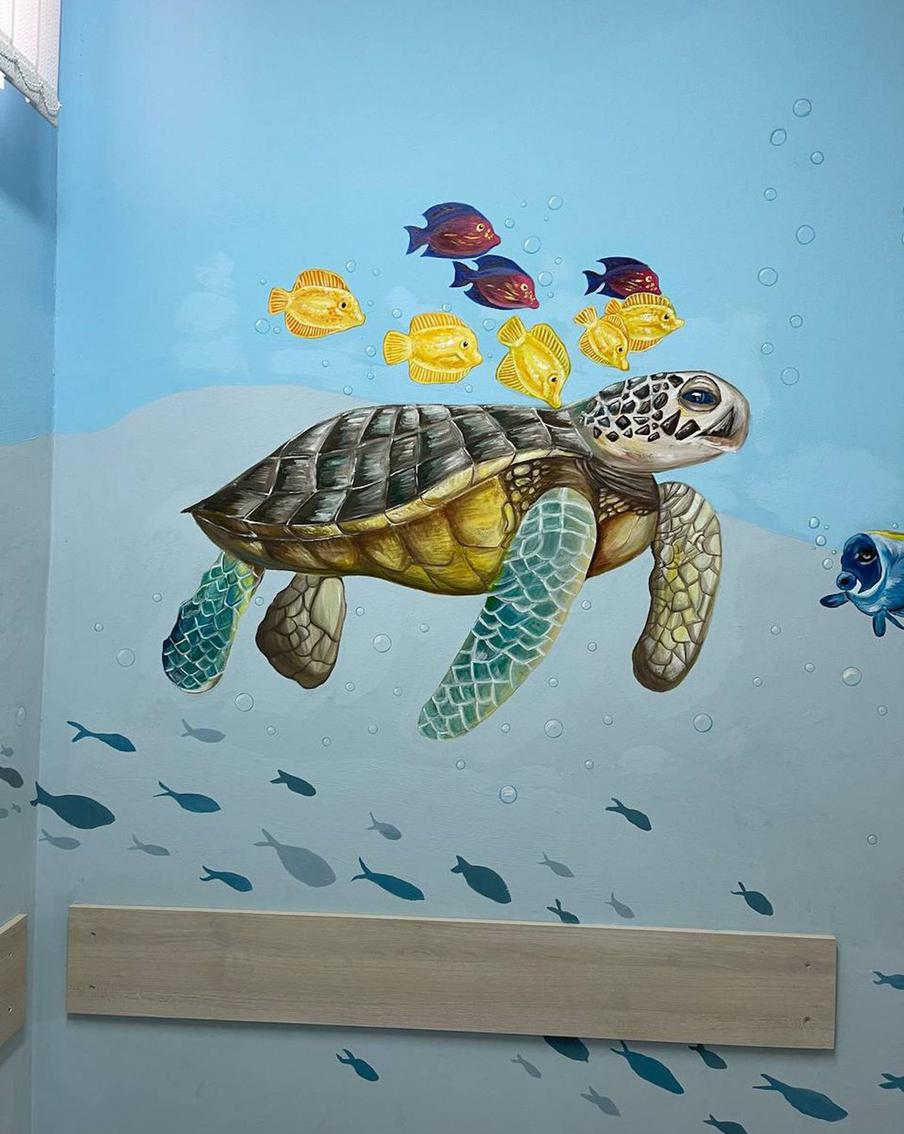 Прежде чем рисовать обитателей подводного мира, Анна консультировалась с преподавателем биологии.