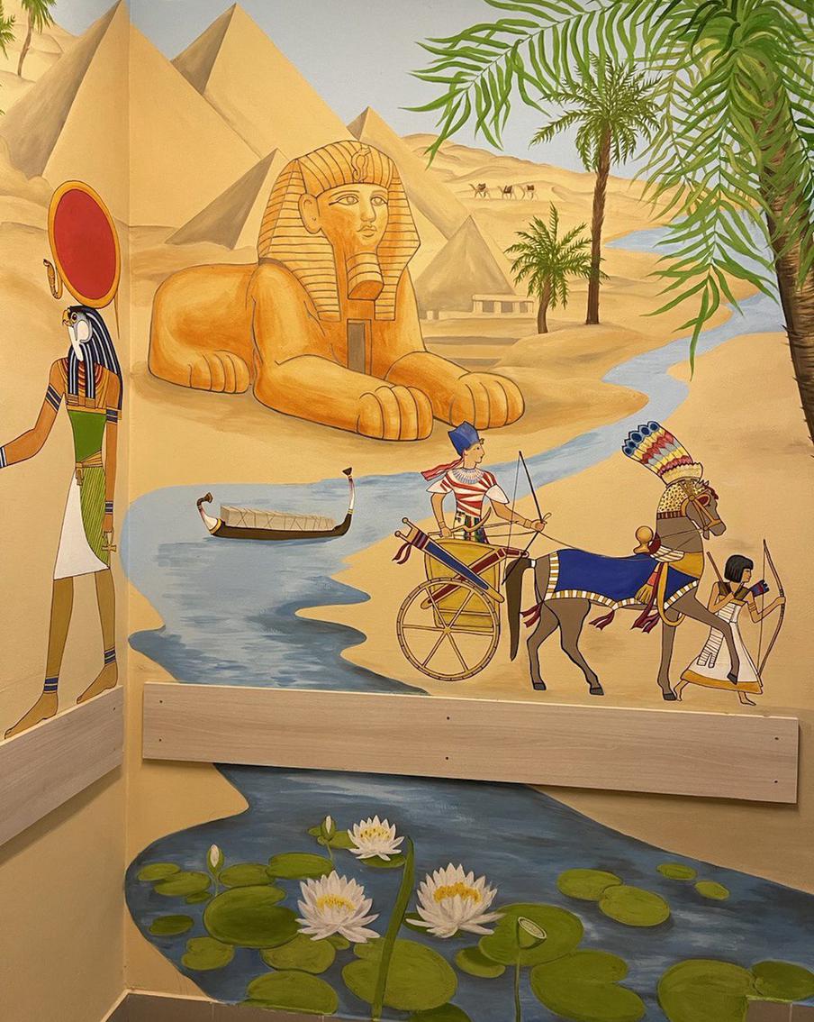 Вся история человечества на одном лестничном пролёте не поместилась.