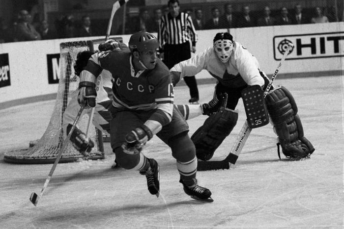 50 лет назад мы впервые обыграли канадцев в хоккей. Вспоминаем, как это было