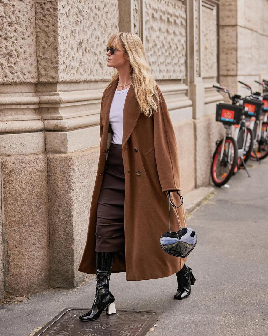 Отдавайте предпочтение свободным силуэтам верхней одежды.