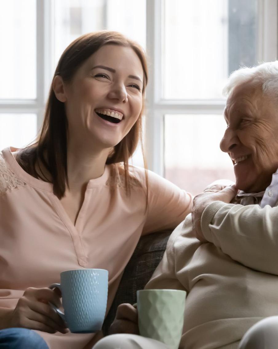 Пожилые люди имеют сложившиеся взгляды. Поэтому учитесь не спорить с ними и доносить свои мысли аккуратно