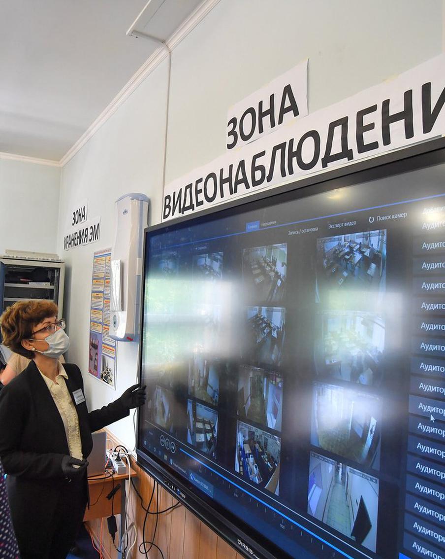 Власти города разрабатывают новые решения, которые помогут школьникам лучше сдавать ЕГЭ