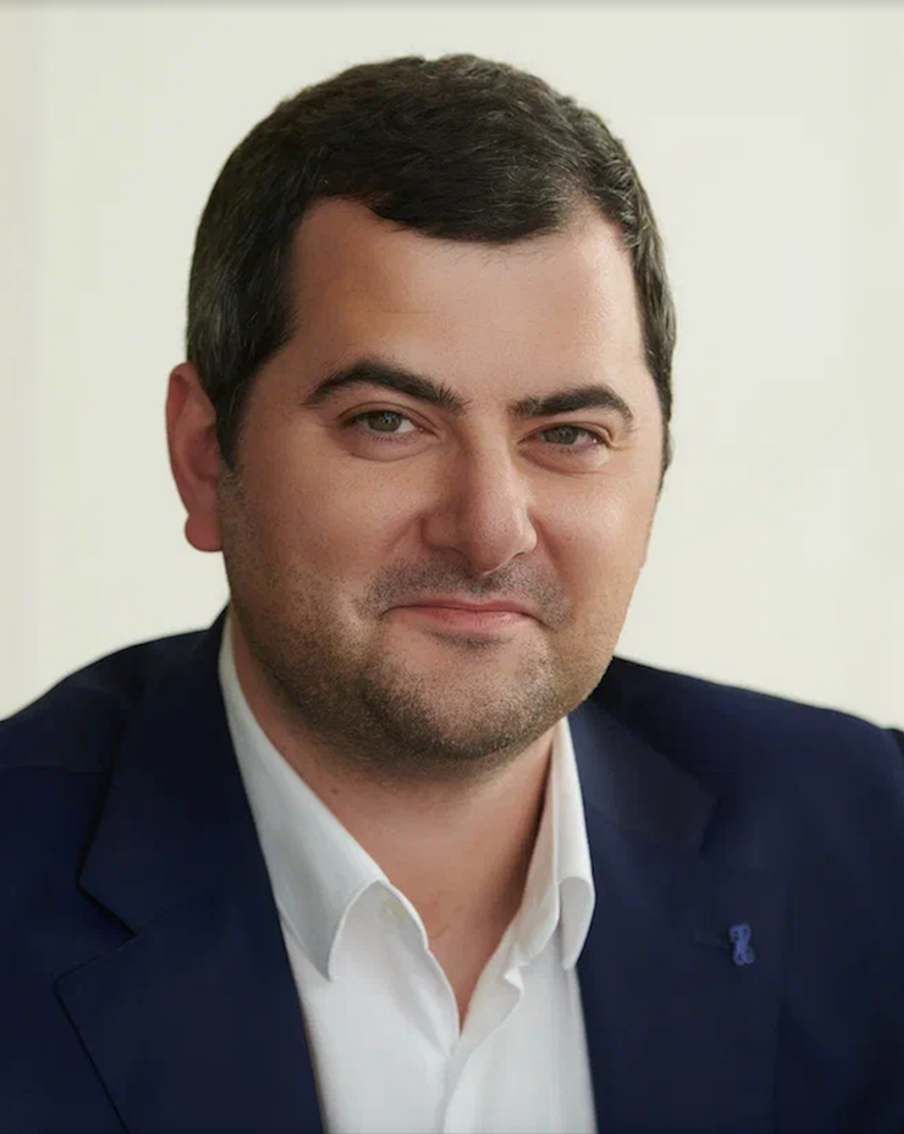 Увидеть историю семей столичных промышленников можно благодаря фотовыставке, которая открылась на Арбате