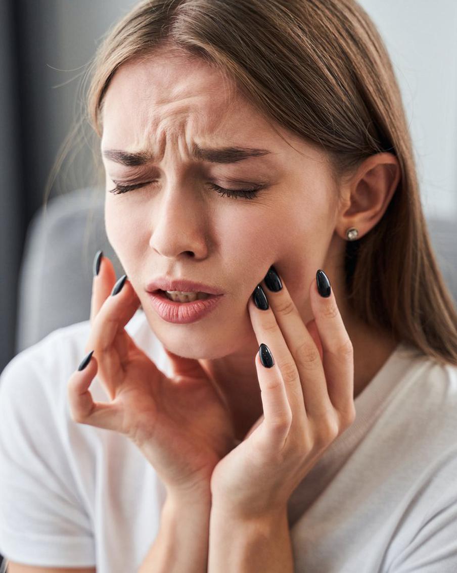 Диабет – заболевание, которое бьёт по всему организму. Часто у больных страдают зубы