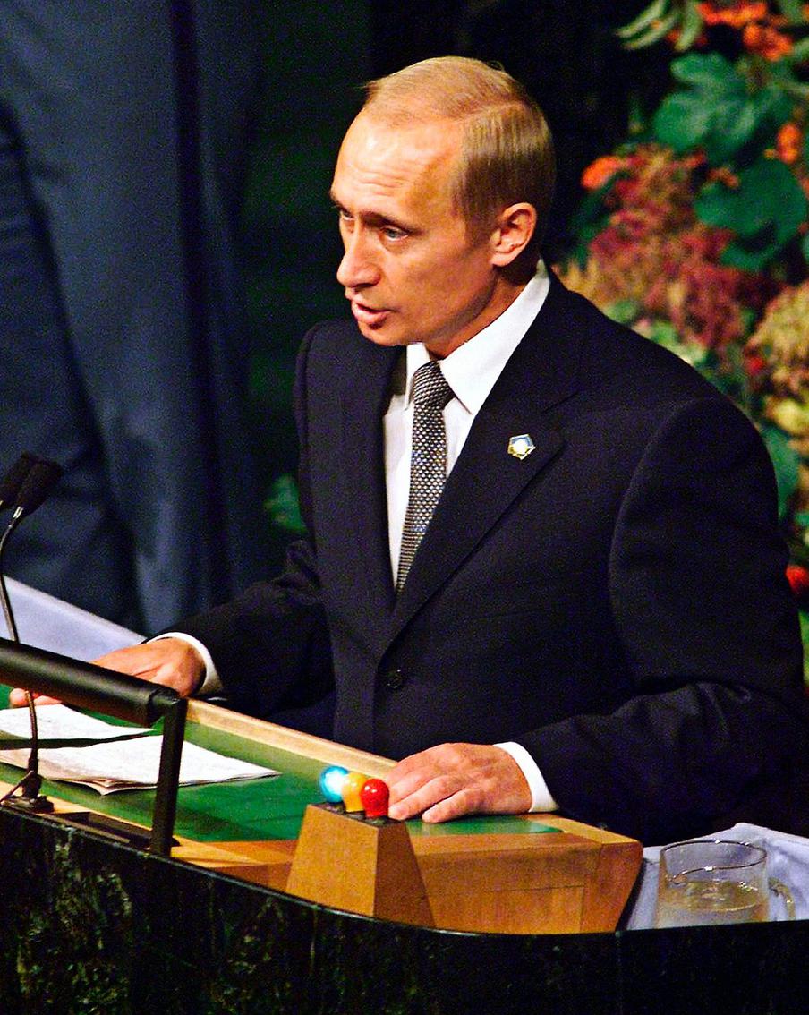 Использование фольклора помогает Владимиру Путину быть ближе к народу