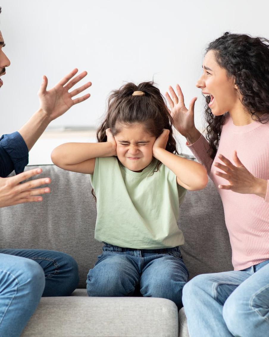 Родители, сами того не замечая, часто подвергают детей стрессам, которые со временем превращаются в серьёзные проблемы