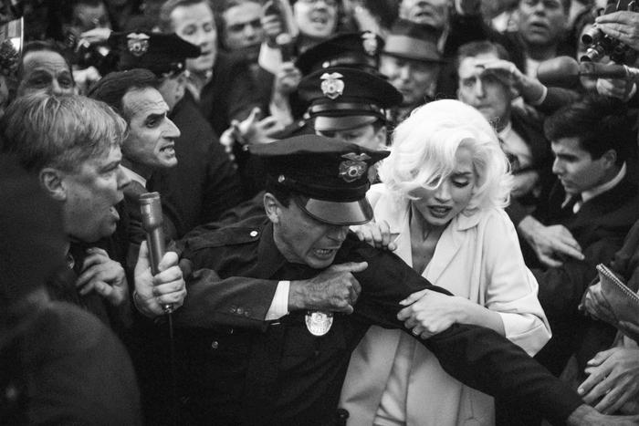 Мэрилин Монро хотела, чтобы её воспринимали всерьёз. Metro поговорило с художником по костюмам фильма "Блондинка" Дженнифер Джонсон