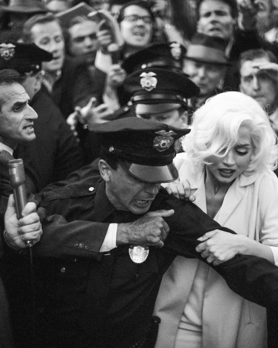 Мэрилин Монро хотела, чтобы её воспринимали всерьёз. Metro поговорило с художником по костюмам фильма "Блондинка" Дженнифер Джонсон