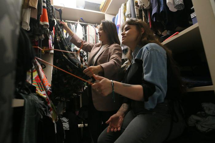 К вам едет стилист: разбирать гардероб и помогать нуждающимся