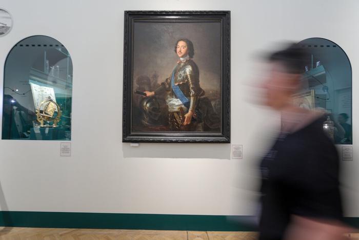 Выставки в честь 350-летия Петра Великого: смотрим на скульптуру императора, сделанную роботами, и изучаем быт эпохи