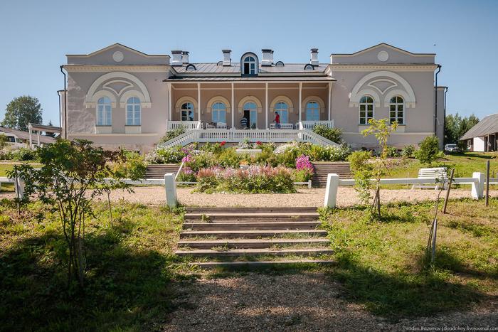 Встретить потомка Римского-Корсакова за роялем и увидеть бюст авторства Мухиной: открываем цикл "Дворянское гнездо"