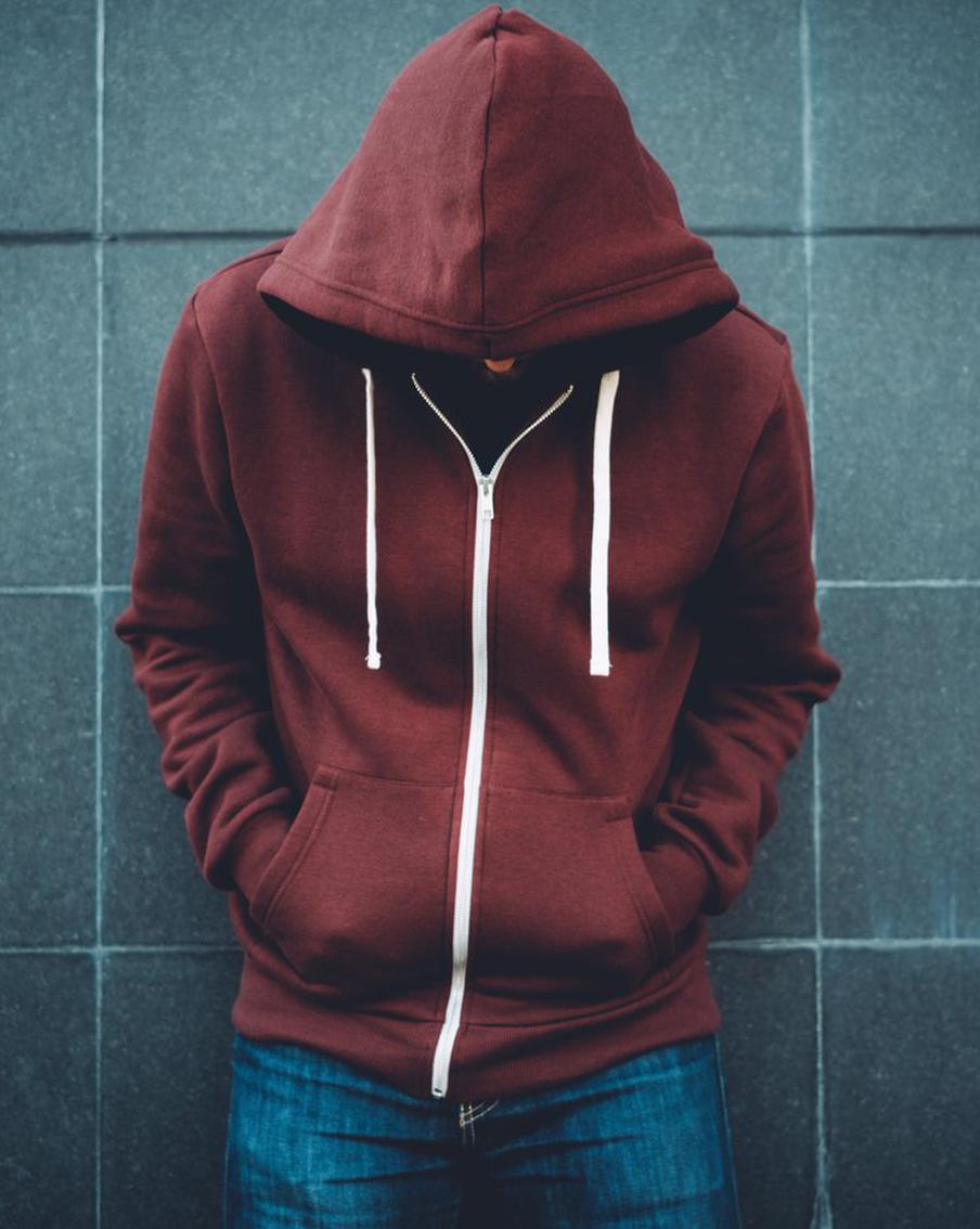 Школьник "свернул не туда". Как вовремя заметить первые признаки?