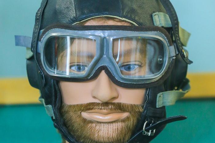 В каких очках летали знаменитые советские лётчики. В Москве открылась выставка "Лётные очки", где можно увидеть настоящие раритеты