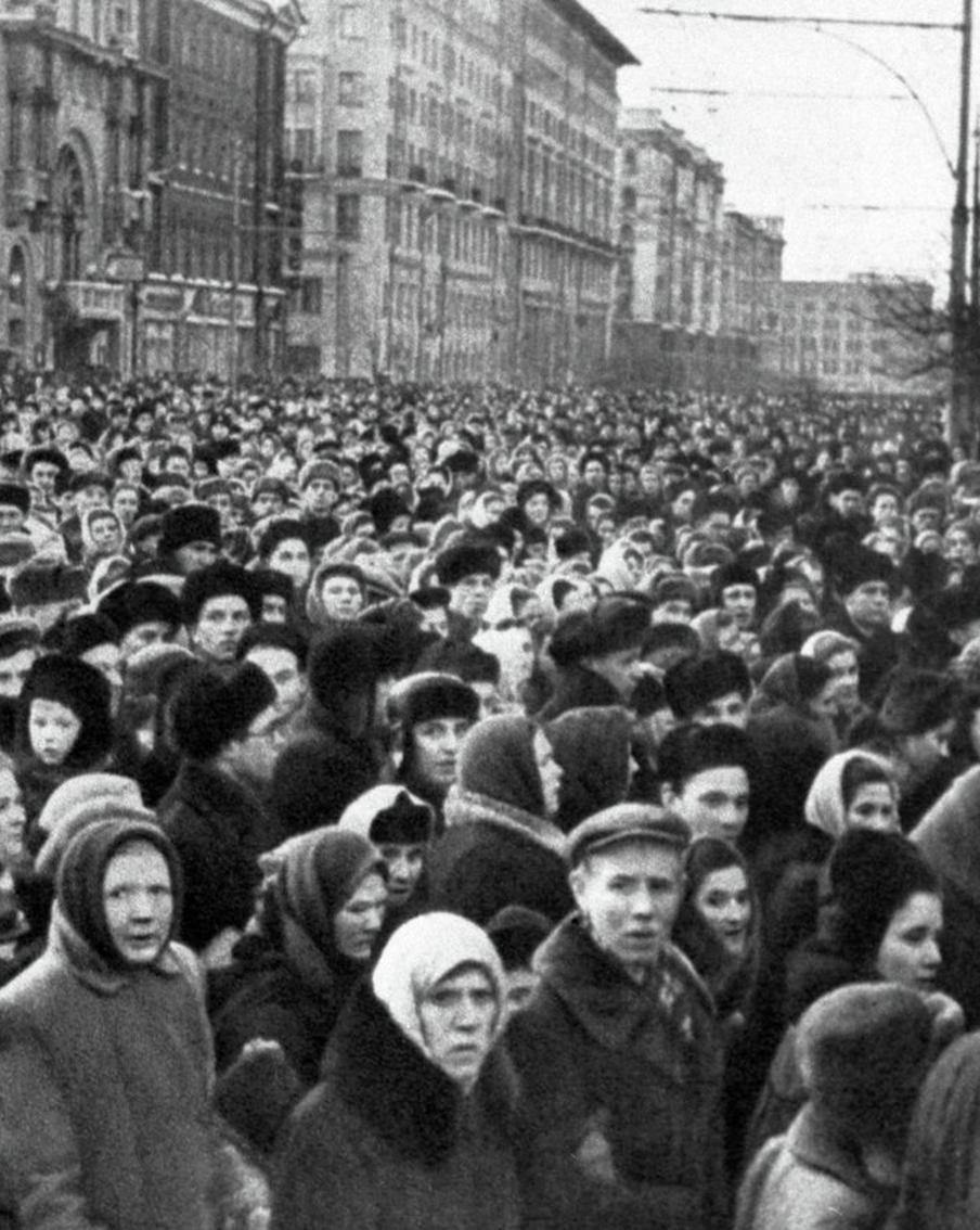 Людей размазывало по стенам: массовая гибель на похоронах Сталина