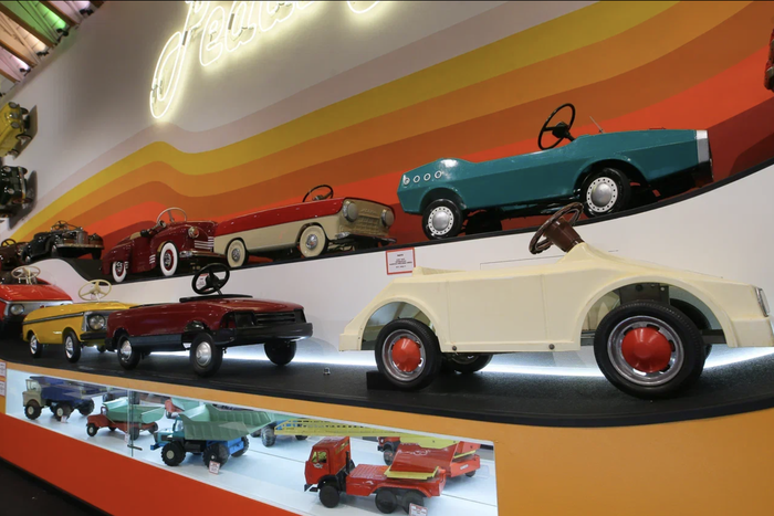 Автомобили, автомобили! Буквально всё заполонили: В Измайлово открылась выставка детских машинок