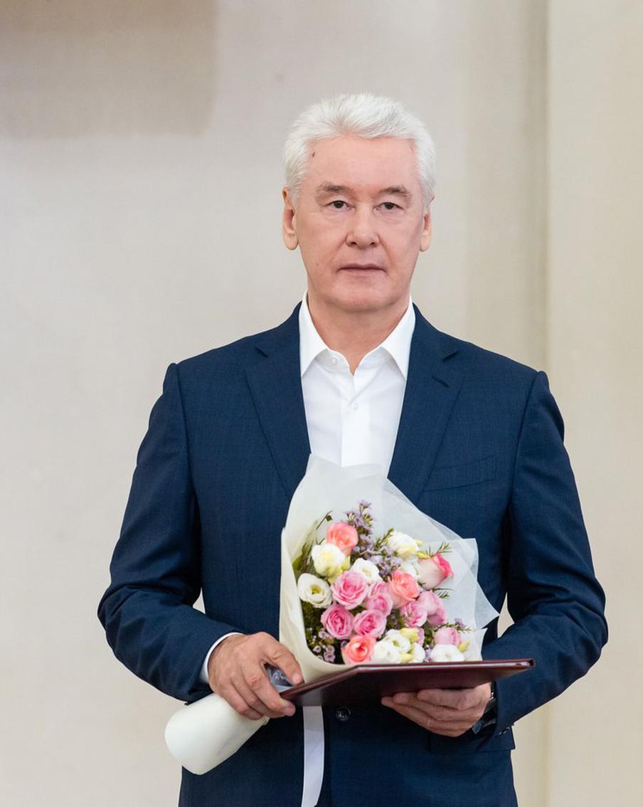 Сергей Собянин поздравил москвичей с Днём народного единства. Он напомнил историю праздника и сказал, что единение сегодня особенно важно