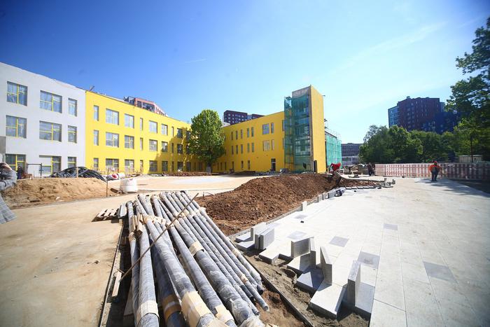 В Троицке строительство школы завершат раньше срока, в 2024 году. Это будет школа-гигант, куда смогут ходить на спортивные секции все желающие жители города