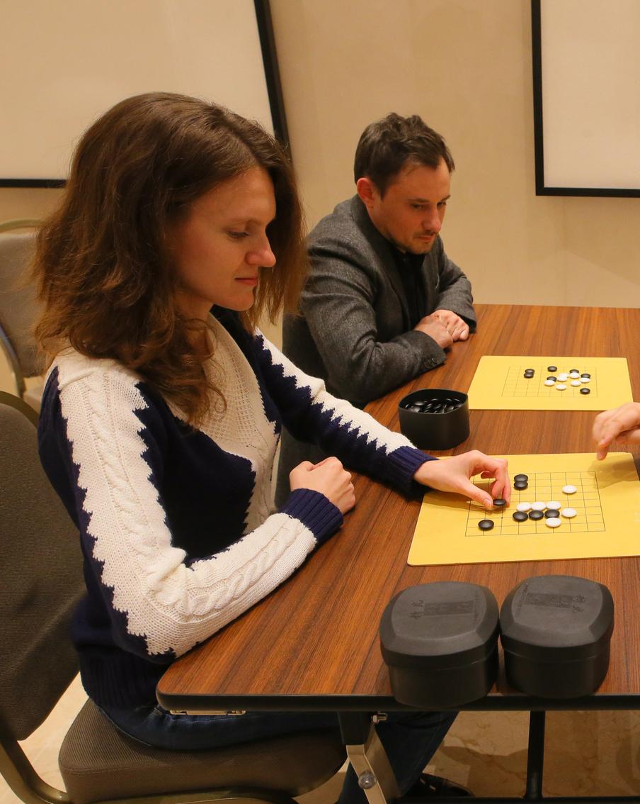 "У этого камня "мало дыхания". Журналистка сыграла партию в го, где нет места ничьей