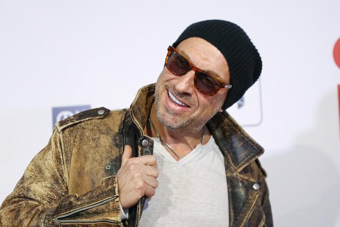 Идеальные белые зубы: способ украсить внешность или сделать её неестественной?