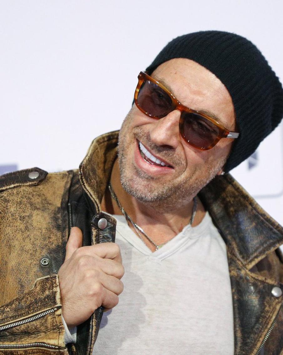 Идеальные белые зубы: способ украсить внешность или сделать её неестественной?