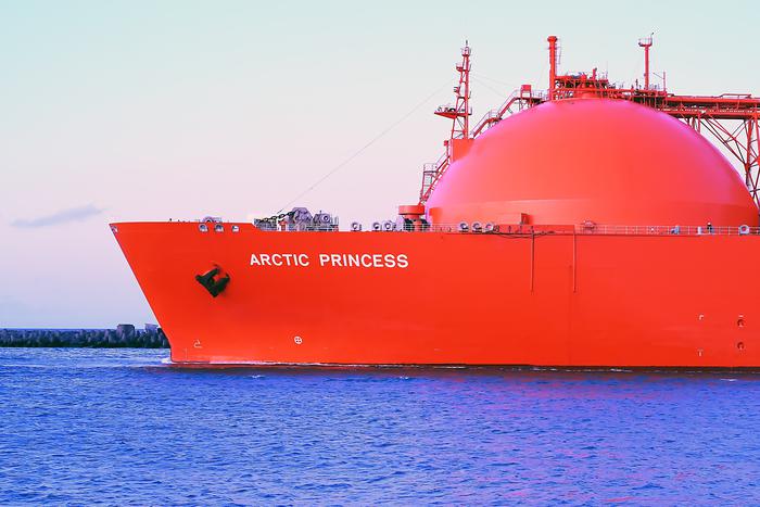 Нефть растопит льды: Россия использует Севморпуть для продажи чёрного золота