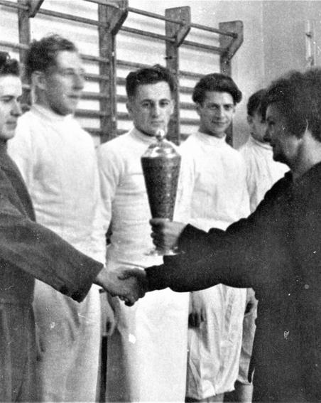 Танцы, "Чапаев" и квашеная капуста возвращали покалеченных красноармейцев к жизни