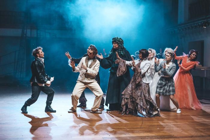 Не каждому гениальному роману есть место на сцене