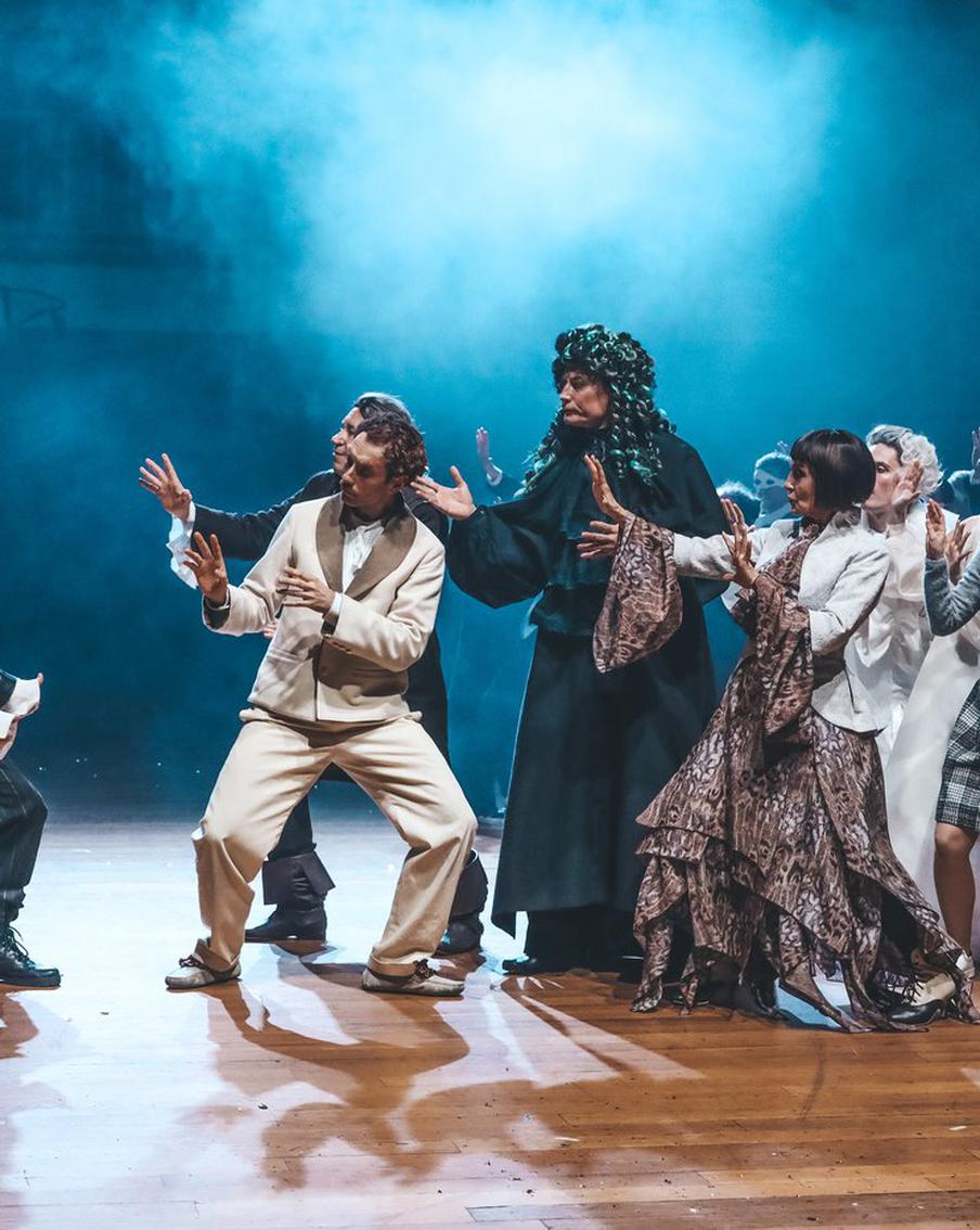 Не каждому гениальному роману есть место на сцене