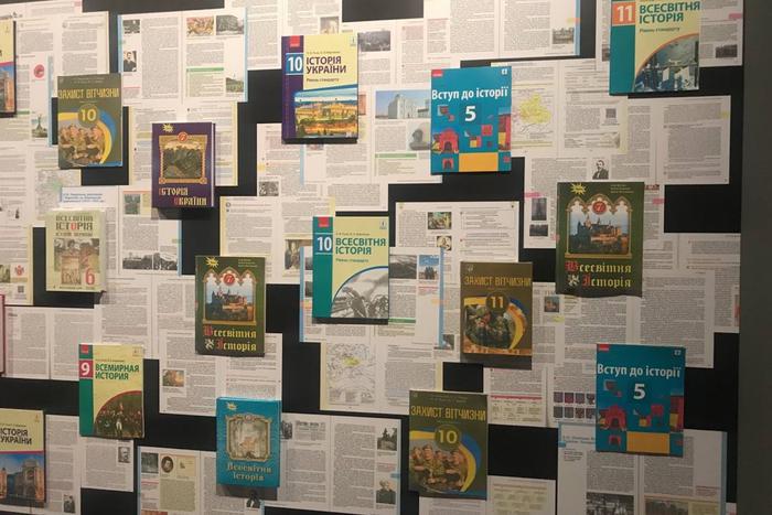 Самая актуальная выставка нашего времени проходит в Манеже