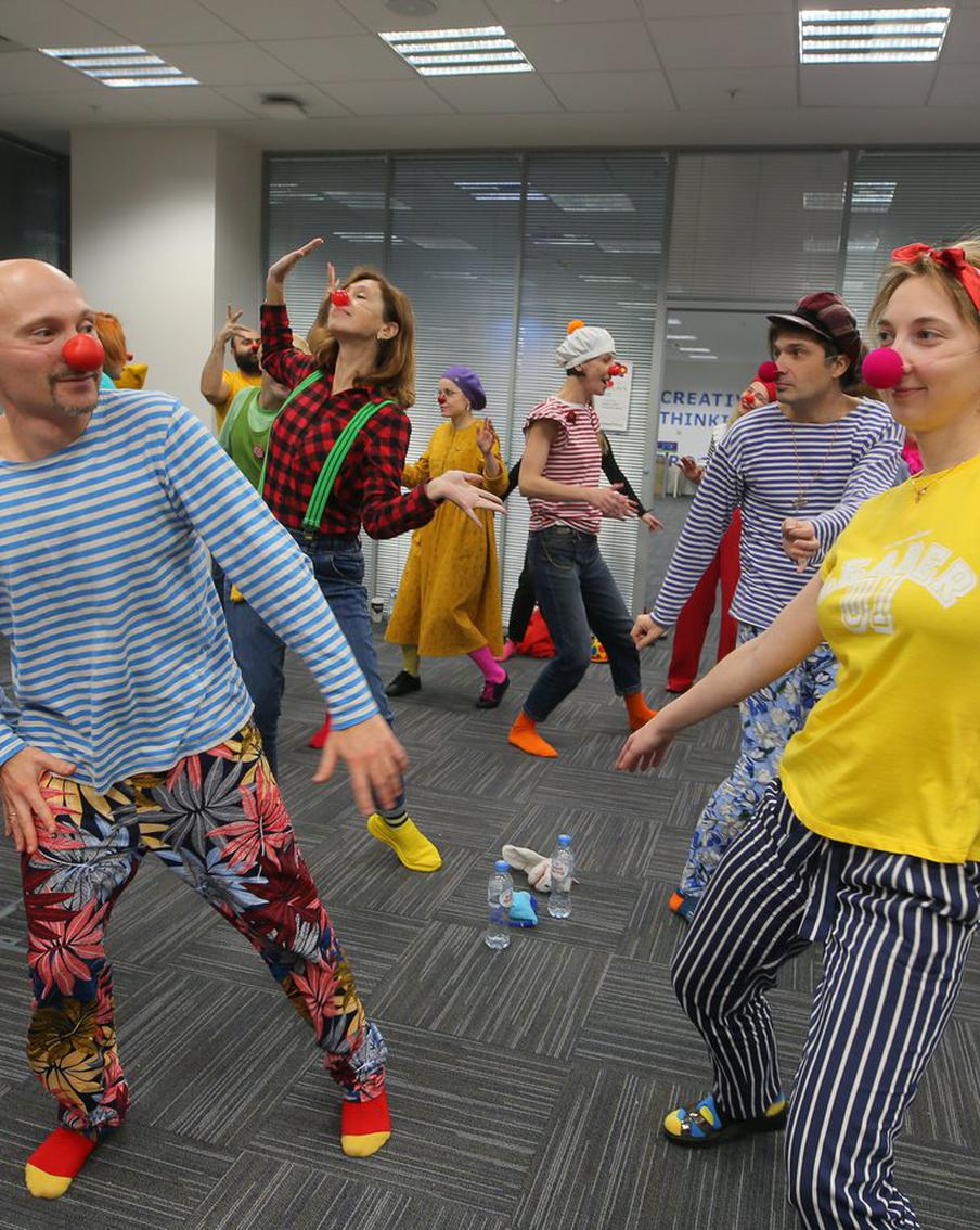 Если не за что больше держаться, можно держаться за нос