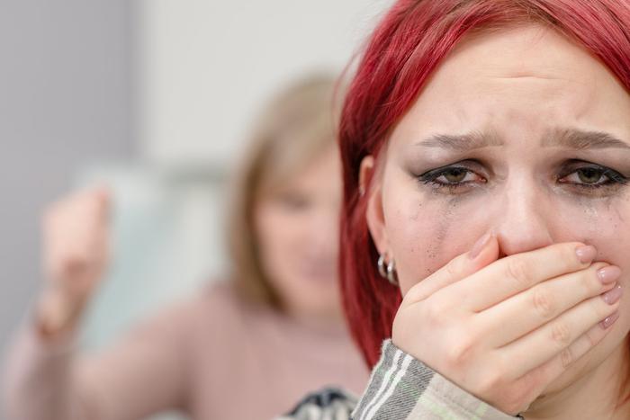 Подростковый бунт предусмотрен природой. Так что не надо переживать, просто поддержите своего ребёнка