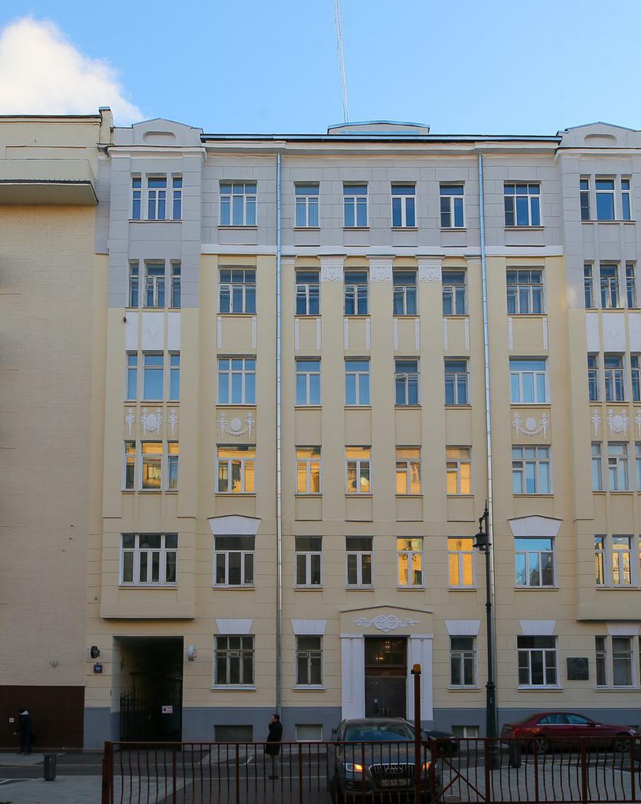 В этом столичном доме была счастлива Цветаева и, казалось, навеки влюблена