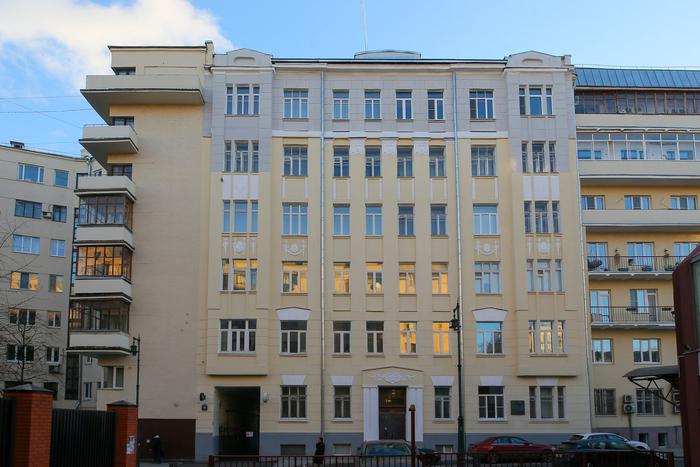 В этом столичном доме была счастлива Цветаева и, казалось, навеки влюблена