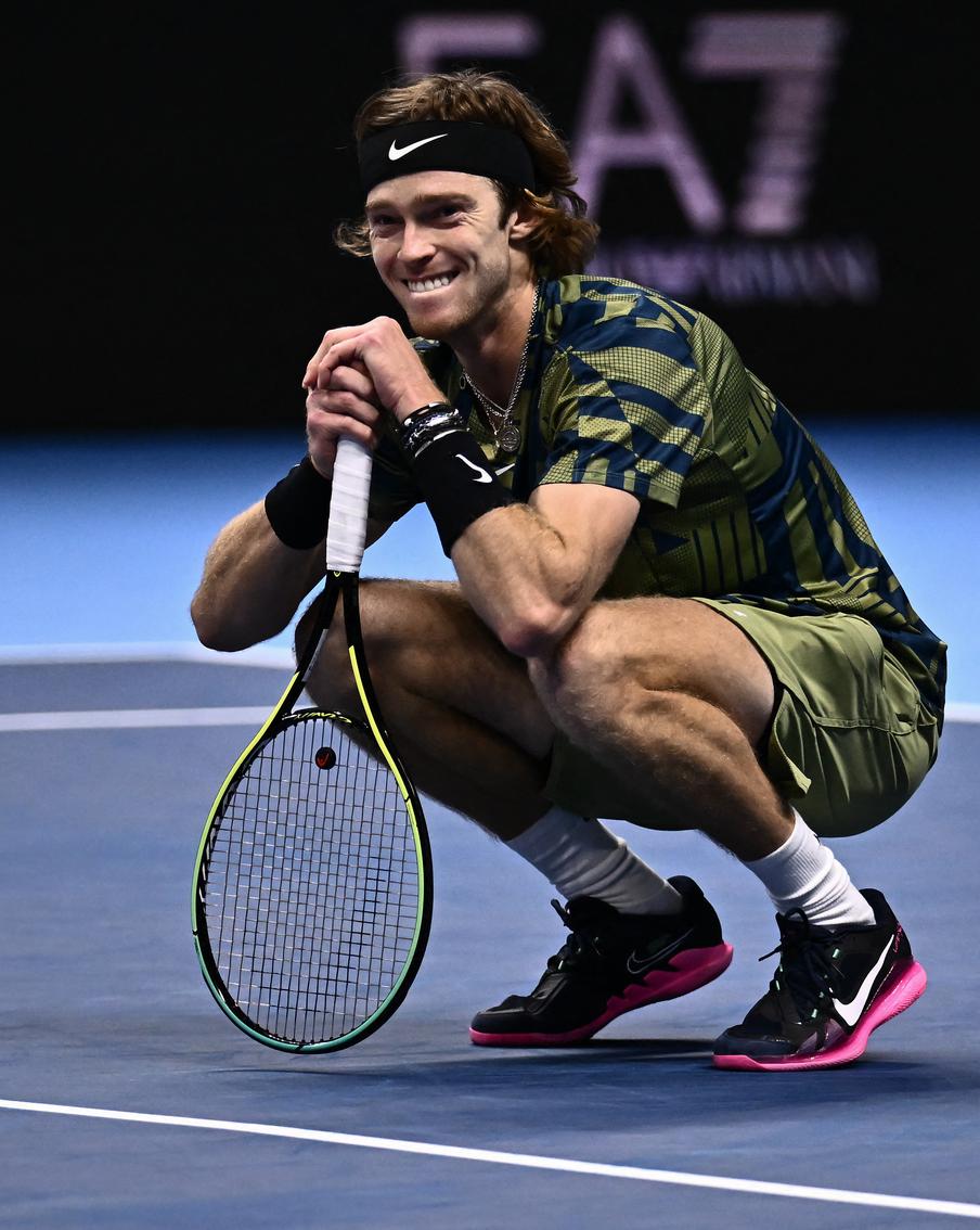 Андрей Рублёв вышел из "группы смерти", избив собственную ракетку