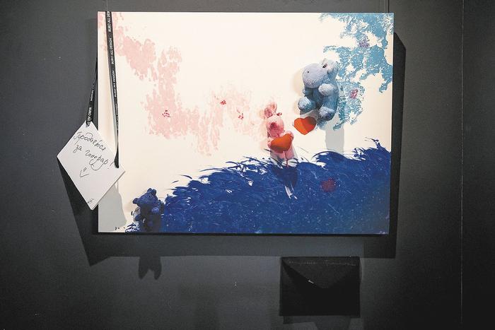 Что такое бегемотопись и почему она популярна у современных художников: для них рисовать кисточкой на холсте уже банально